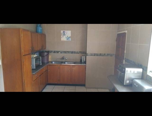 3 BEDROOM HOUSE FOR SALE IN LINDHAVEN